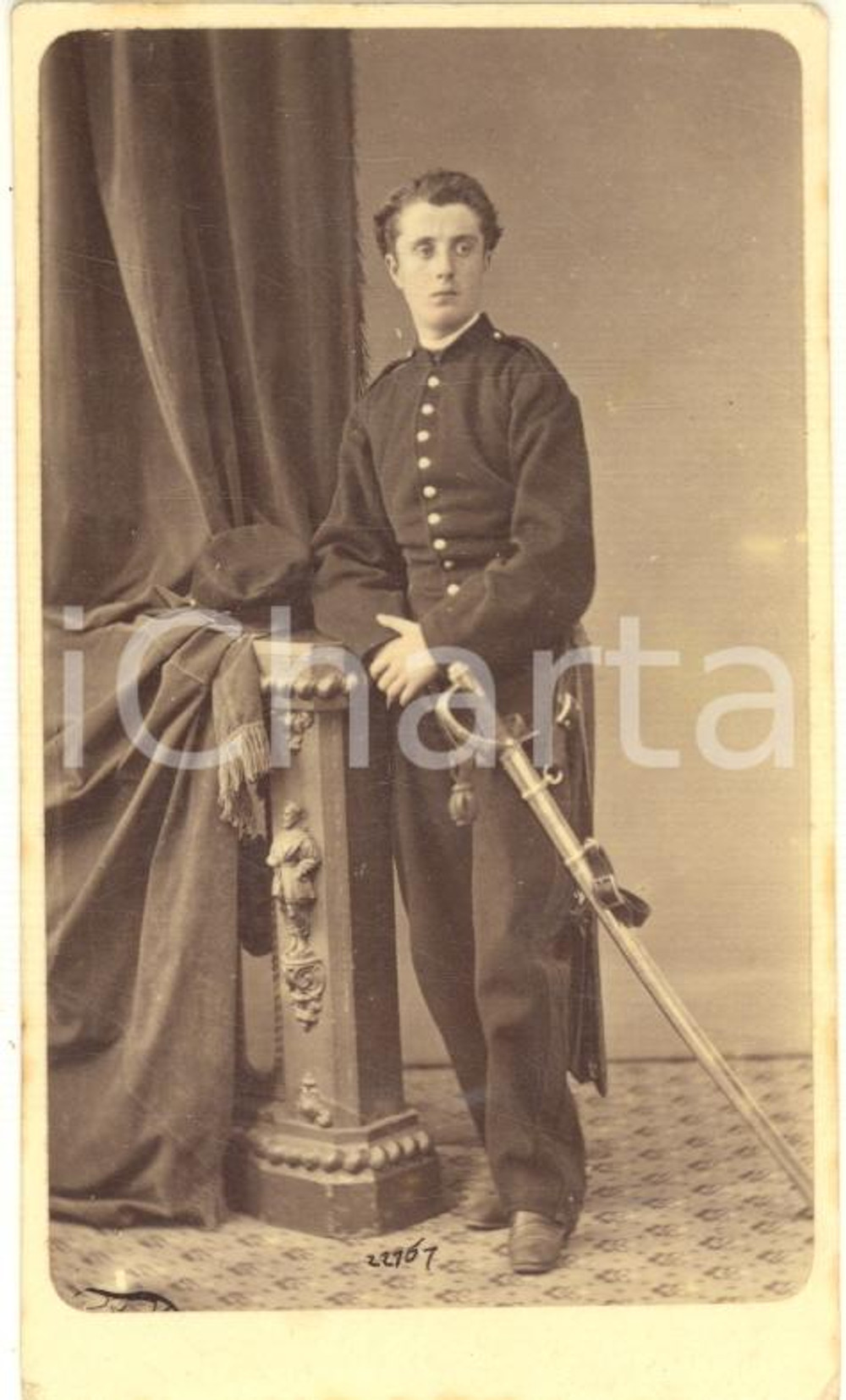 Fotografia d epoca originale 1870 ca MILANO REGIO ESERCITO Giovane ufficiale  Ritratto Foto Giulio ROSSI 1