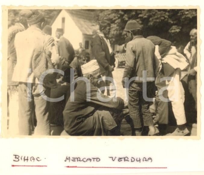Fotografia d epoca originale 1941 WW2 BIHAC BOSNIA Mercato della verdura Foto COSTUME 9x6 cm 1