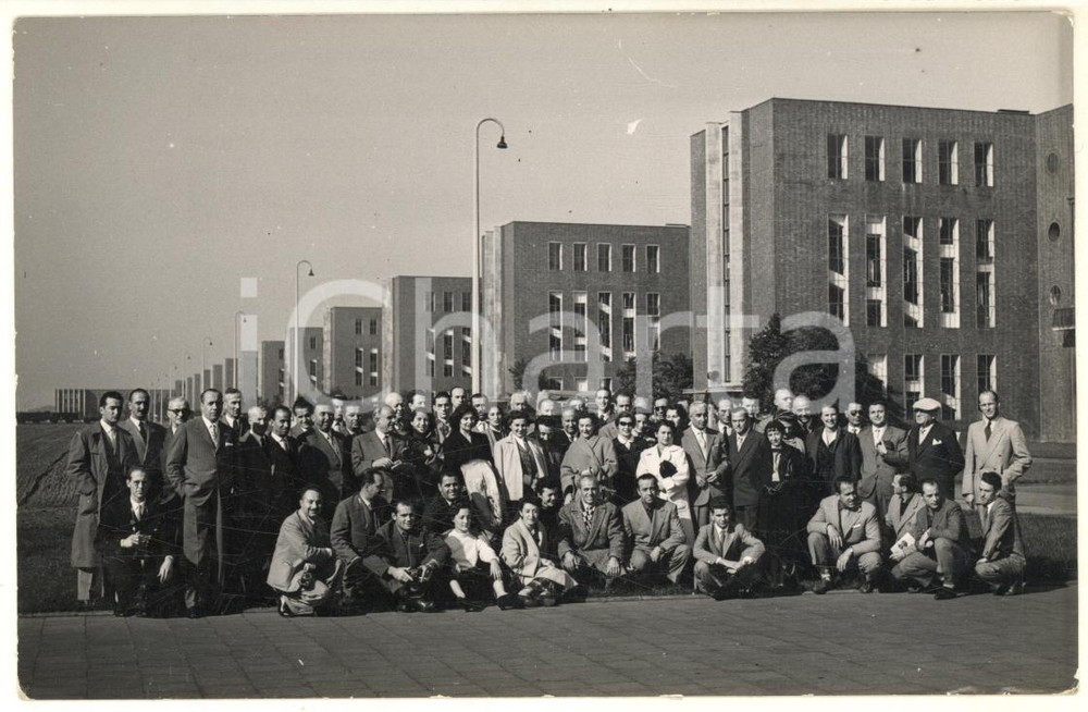 Cartolina originale da collezione 1960 ca WOLFSBURG Una visita alla fabbrica della WOLKSWAGEN Cartolina 1