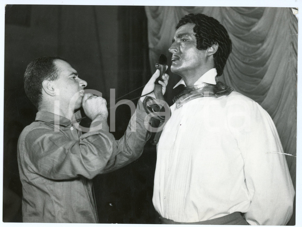 Materiale cinematografico d’epoca 1956 CINEMA Kean Vittorio GASSMAN Gianni DI VENANZO sul set  Foto 23x17 cm 1