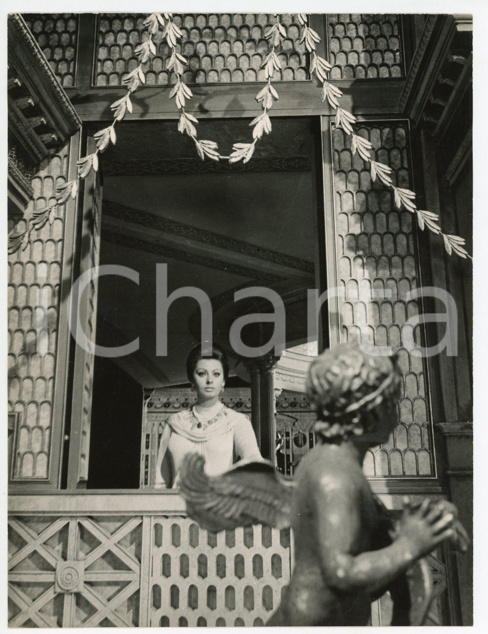 Materiale cinematografico d’epoca 1964 ROMA  CINECITTÀ Sophia LOREN sul set de LA CADUTA DELL IMPERO ROMANO Foto 1