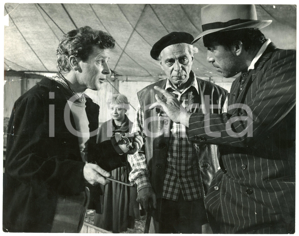 Materiale cinematografico d’epoca 1954 LA STRADA Giulietta MASINA Anthony QUINN Regia di Federico FELLINI Foto 1