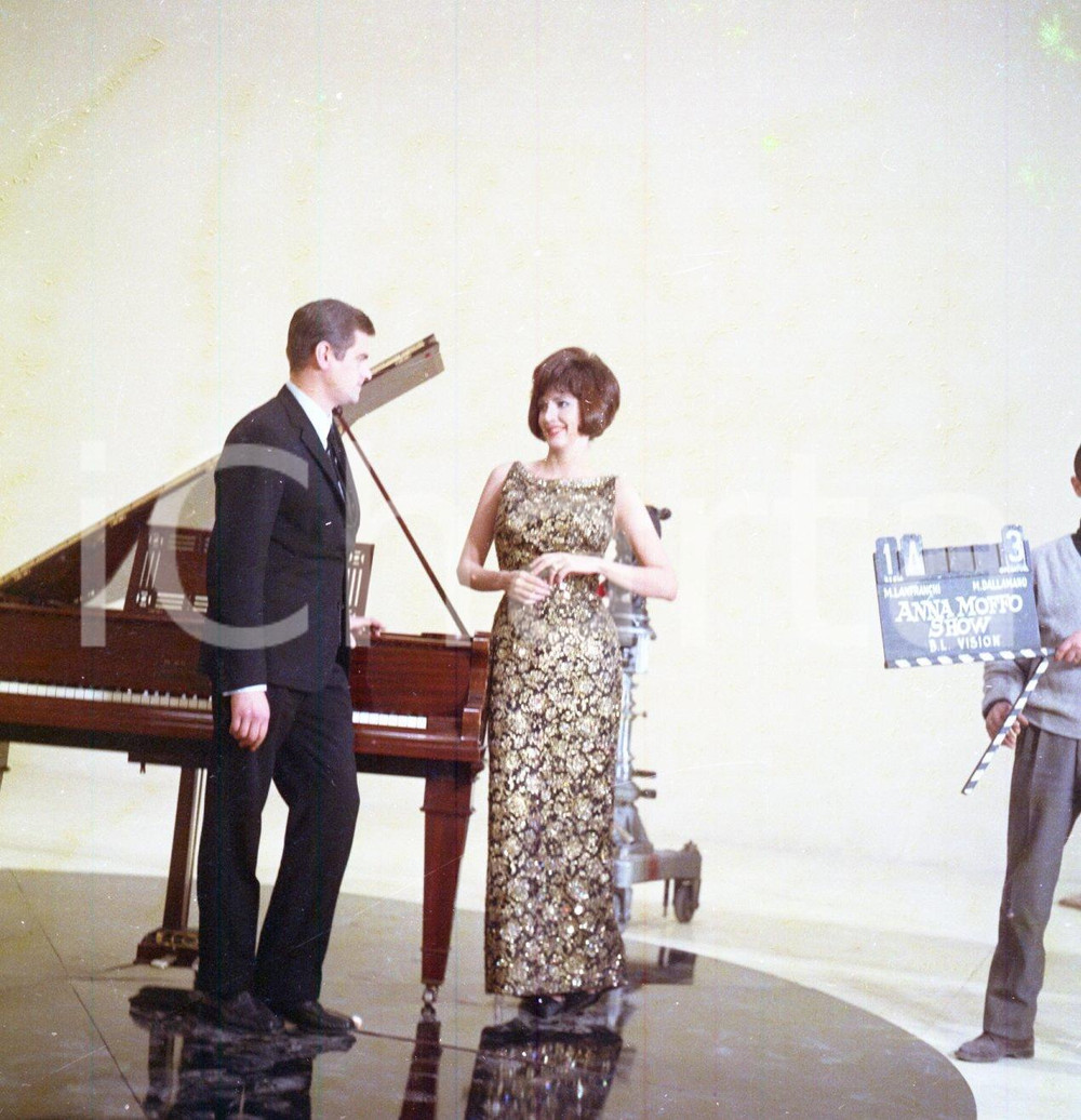 Fotografia d epoca originale 1964/67 Anna MOFFO e Sergio ENDRIGO in Anna Moffo show  NEGATIVO ORIGINALE 1