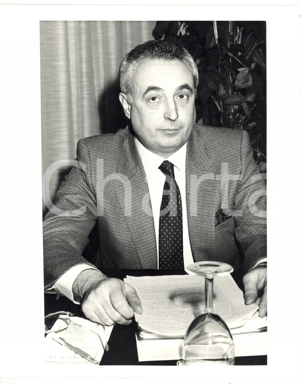 Fotografia d epoca originale 1990 ca LECCO Ritratto dell imprenditore Vico VALASSI Foto 20x25 cm 1