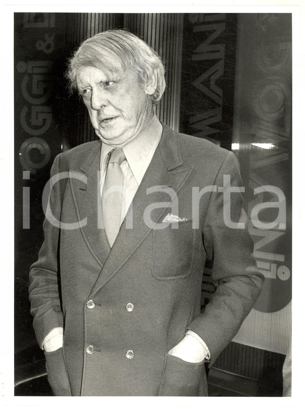 Fotografia d epoca originale 1985 Ristampa 1990 RAI UNO  OGGI & DOMANI Scrittore Anthony BURGESS 1
