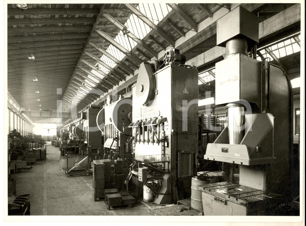 Fotografia d epoca originale 1960 ca PARMA Ditta SALAMINI  Reparto grandi presse per stampaggio Foto 1