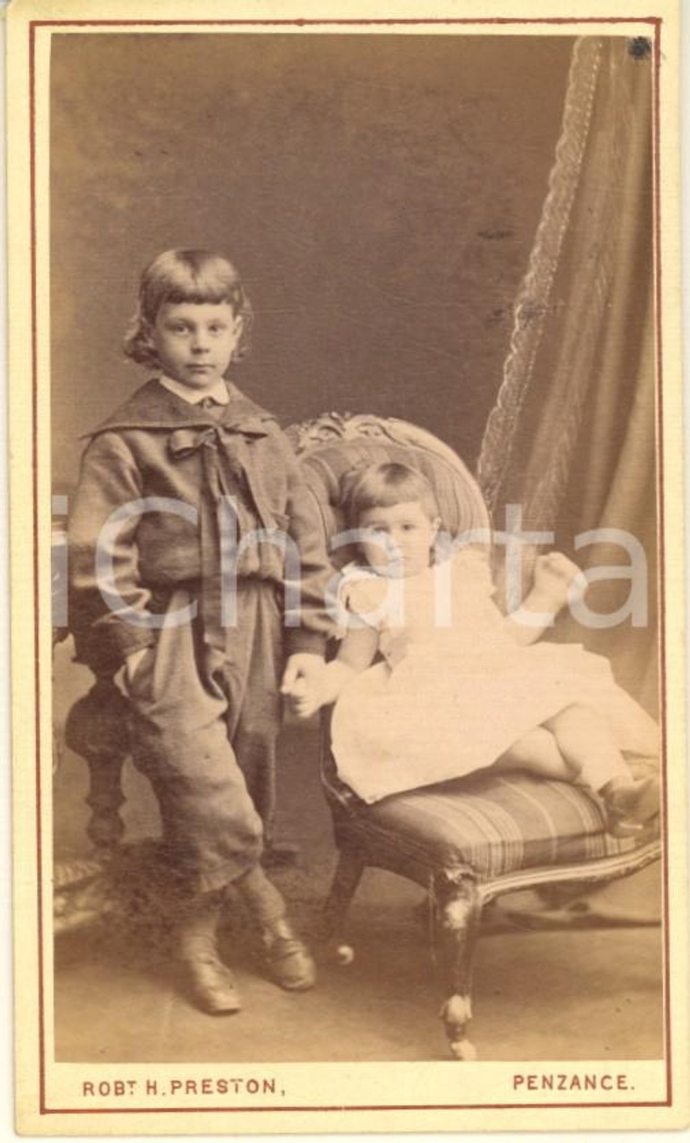 Fotografia d epoca originale 1875 ca PENZANCE UK Two little brothers  Photo Robert H. PRESTON CDV 1
