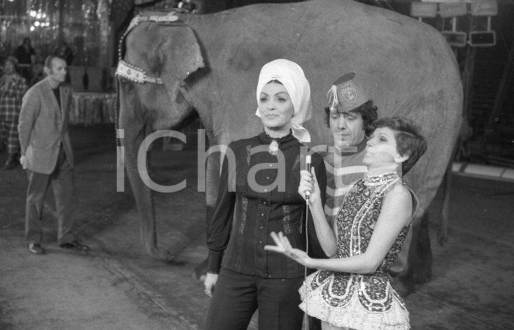 Fotografia d epoca originale 1970ca Franco FRANCHI Moira ORFEI  Gilda GIULIANI NEGATIVO ORIGINALE 1