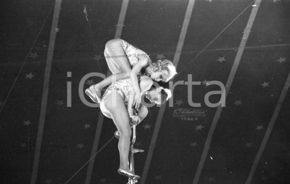 Fotografia d epoca originale 1970ca Trapezisti al Circo Moira Orfei NEGATIVO ORIGINALE 1