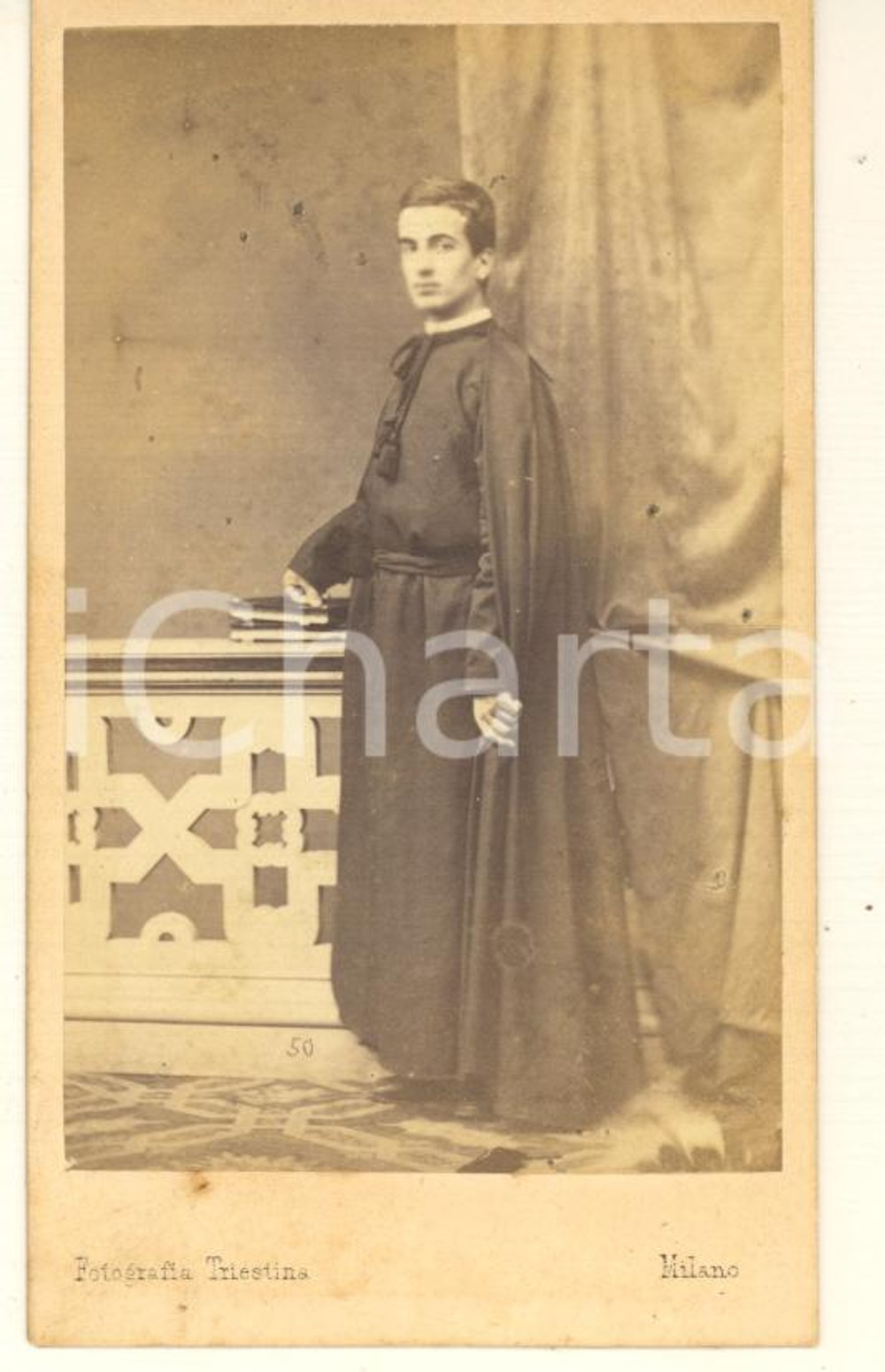Fotografia d epoca originale 1870 ca MILANO Giovane religioso  Ritratto Fotografia Triestina CDV 1