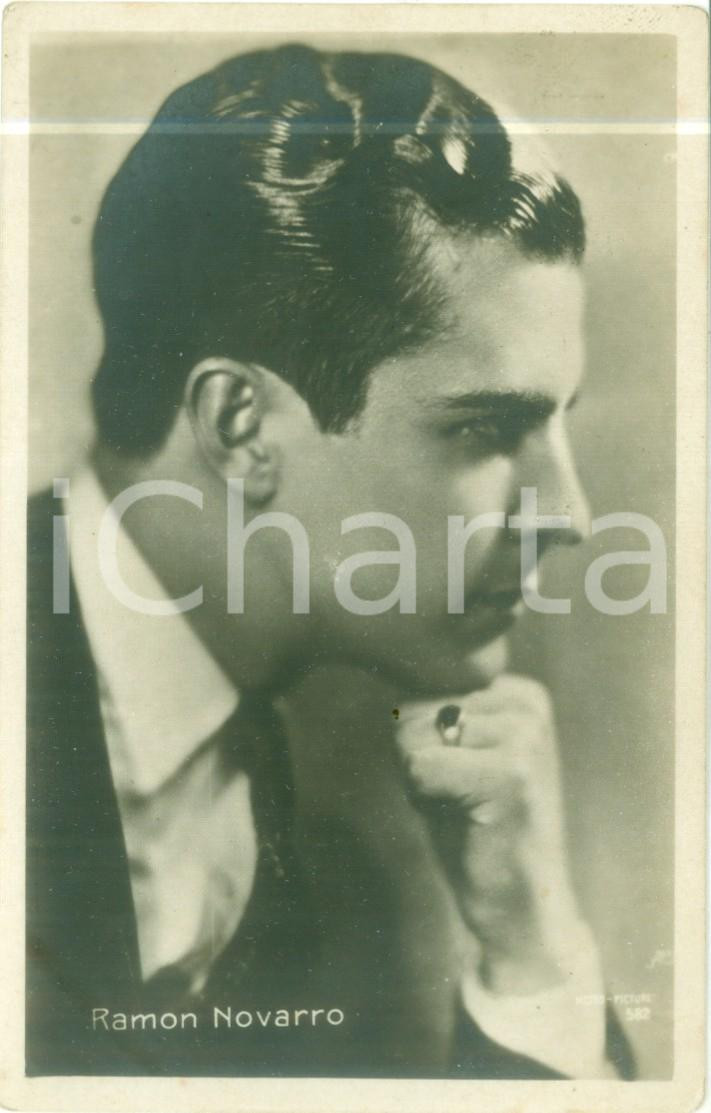 Cartolina originale da collezione 1925 ca CINEMA Attore Ramon NOVARRO in posa pensierosa Cartolina 1