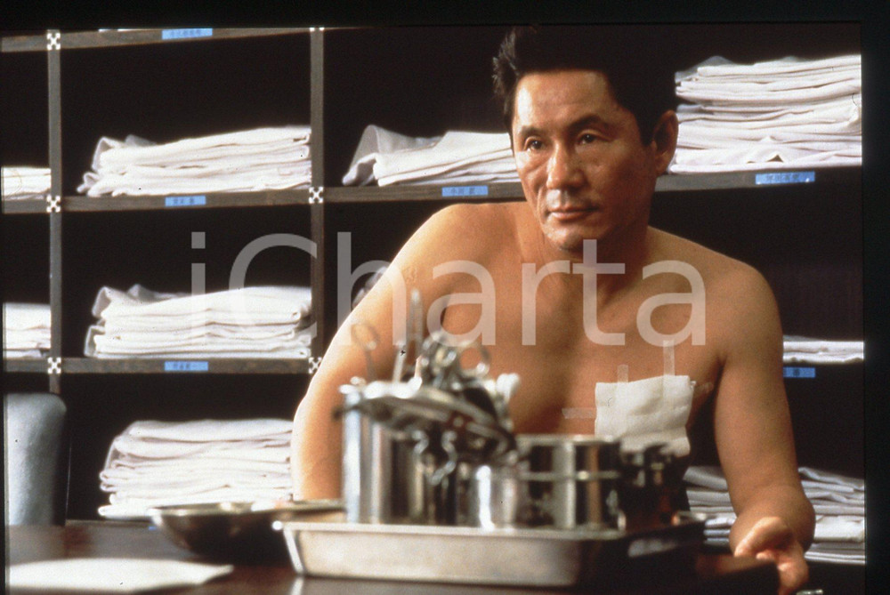 Fotografia d epoca originale 35mm vintage slide 1997 HANABI Takeshi KITANO in una scena del film 2 1