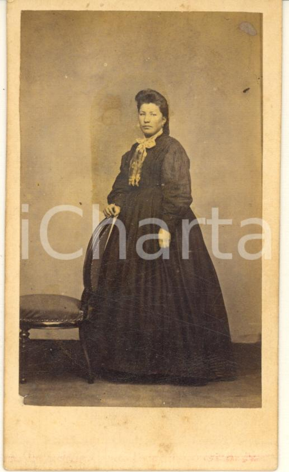 Fotografia d epoca originale 1870 ca MILANO Giovane donna in abito scuro  Fotografia Fiorentina CDV 1