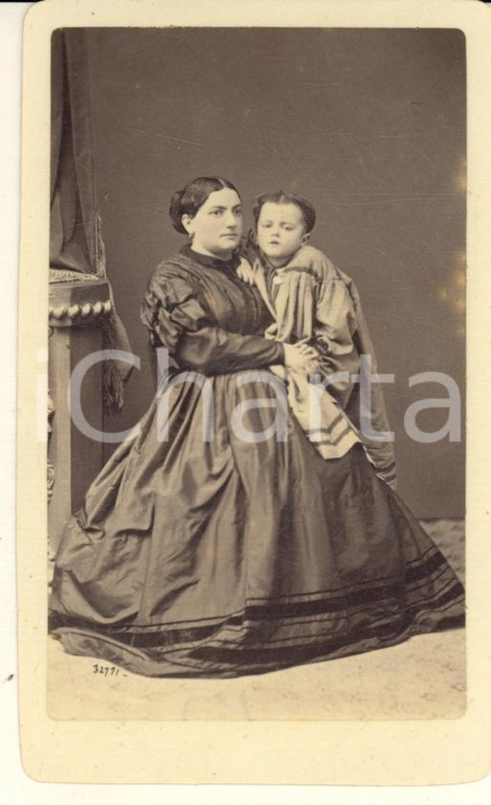 Fotografia d epoca originale 1870 ca MILANO Donna con il figlio bambino  Ritratto  Foto Giulio ROSSI CDV 1