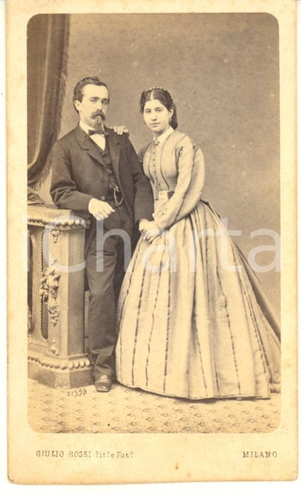Fotografia d epoca originale 1870 ca MILANO Coppia di giovani coniugi  Ritratto  Foto Giulio ROSSI CDV 1