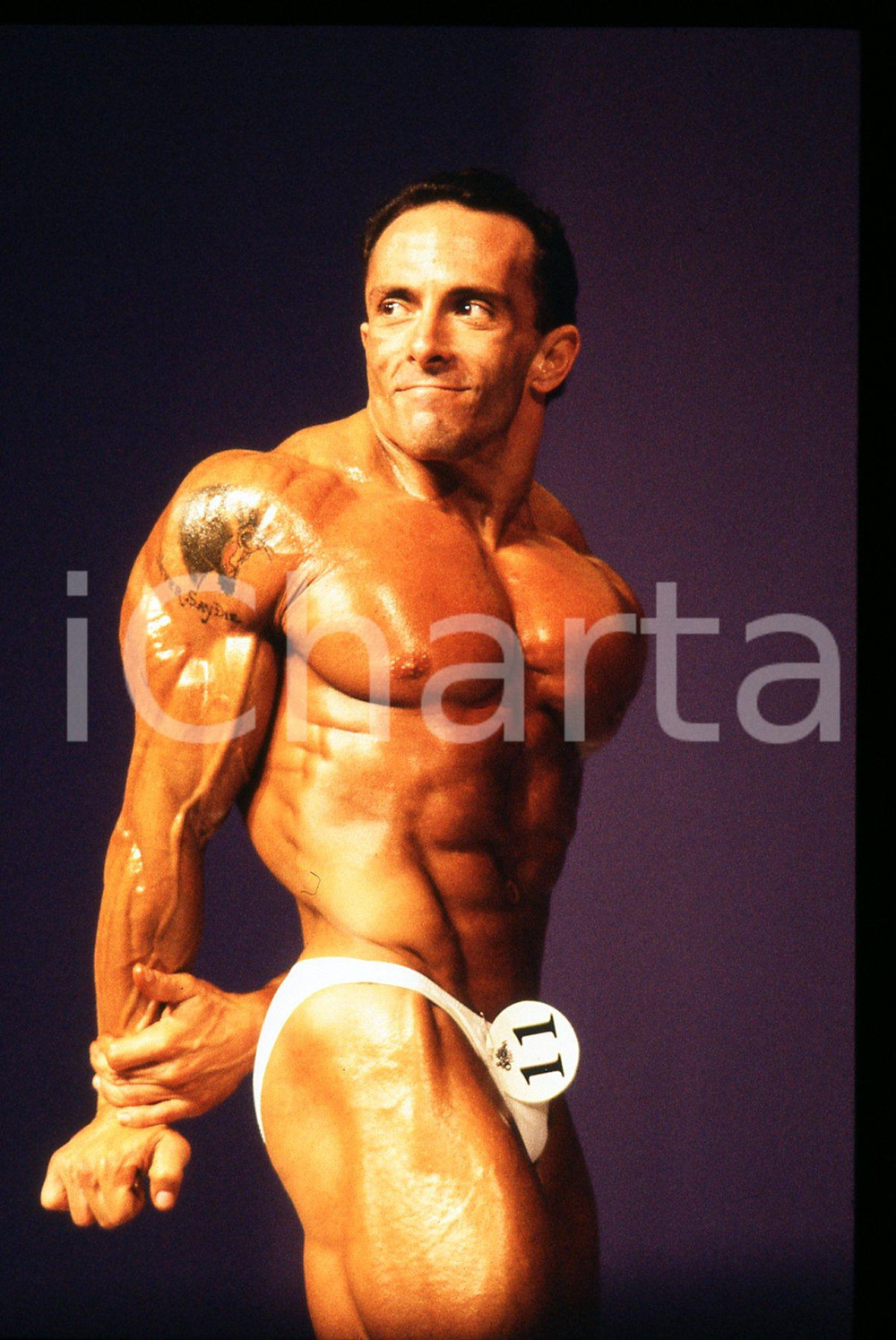 Fotografia d epoca originale 1989 RIMINI  Dean TORNABENE in gara a MR. OLYMPIA 35mm VINTAGE SLIDE 2 1