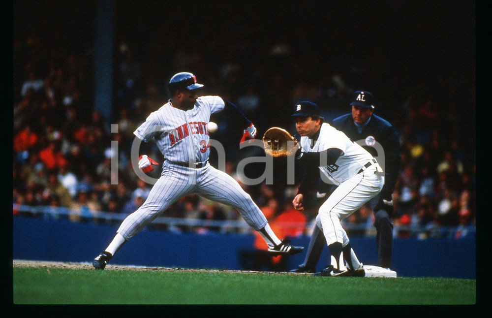 Fotografia d epoca originale 1988 BASEBALL Kirby PUCKETT MINNESOTA TWINS durante gara MLB 35mm VINTAGE SLIDE 1