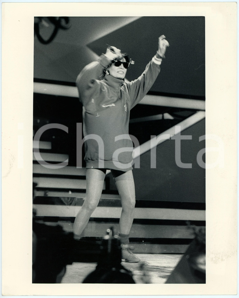 Fotografia d epoca originale 1985 ca FESTIVAL DI SANREMO Loredana BERTÃˆ durante le prove  Foto 20x25 cm 1 1