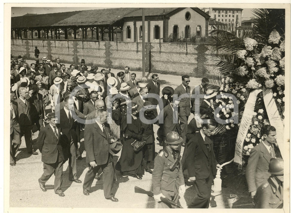 Fotografia d epoca originale 1930 ca MILANO Via Francesco Ferrucci / corso Sempione  Funerali  Foto 2 1
