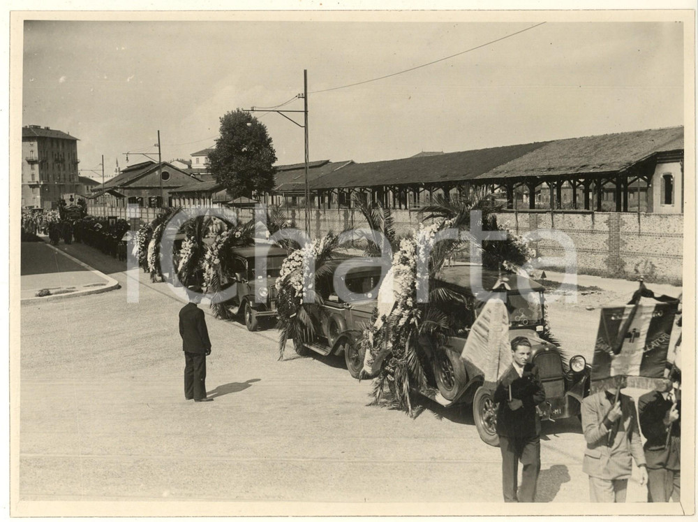 Fotografia d epoca originale 1930 ca MILANO Via Francesco Ferrucci / corso Sempione  Funerali  Foto 3 1