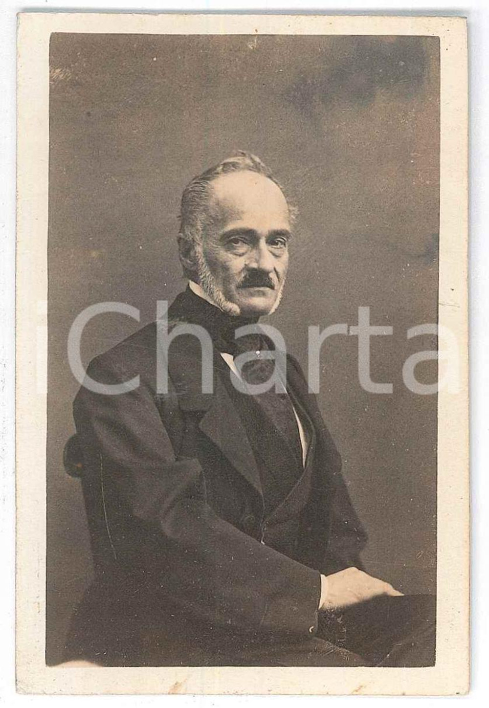 Fotografia d epoca originale 1870 ca ITALIA Ritratto di un uomo seduto  Fotografia CDV 1