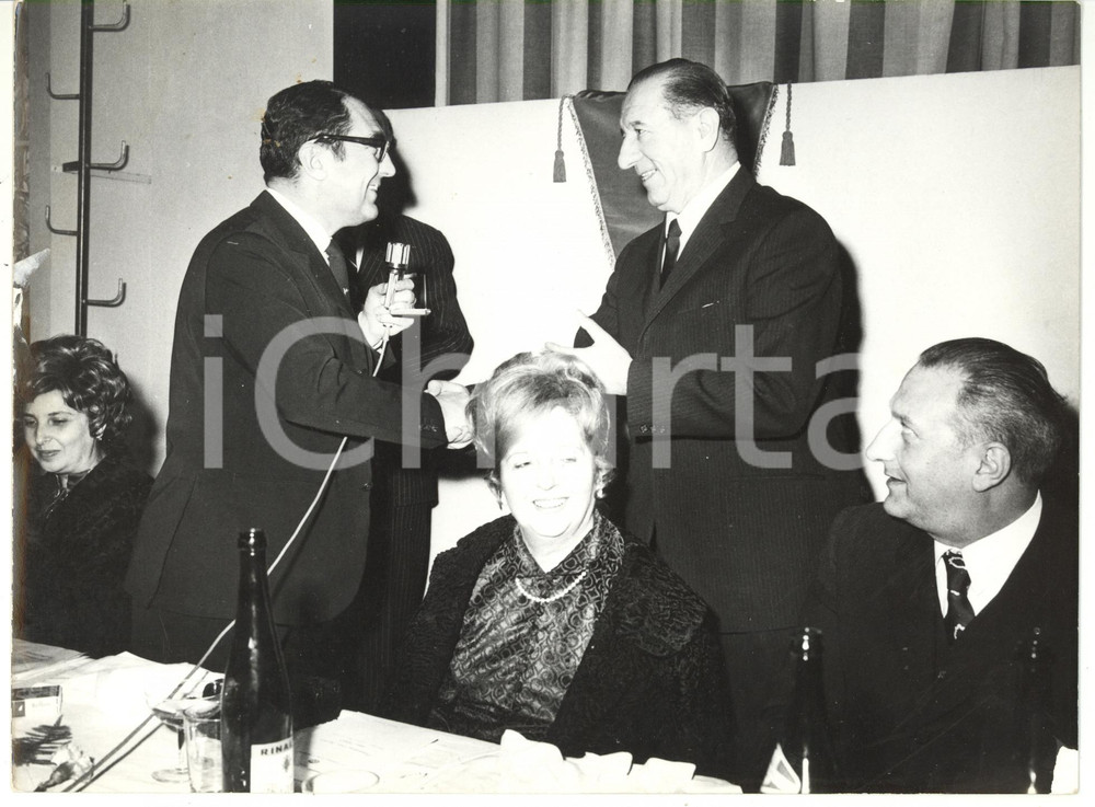 Fotografia d epoca originale 1990 ca GENOVA Cerimonia di premiazione 8 Fotografia VINTAGE 24x18 1