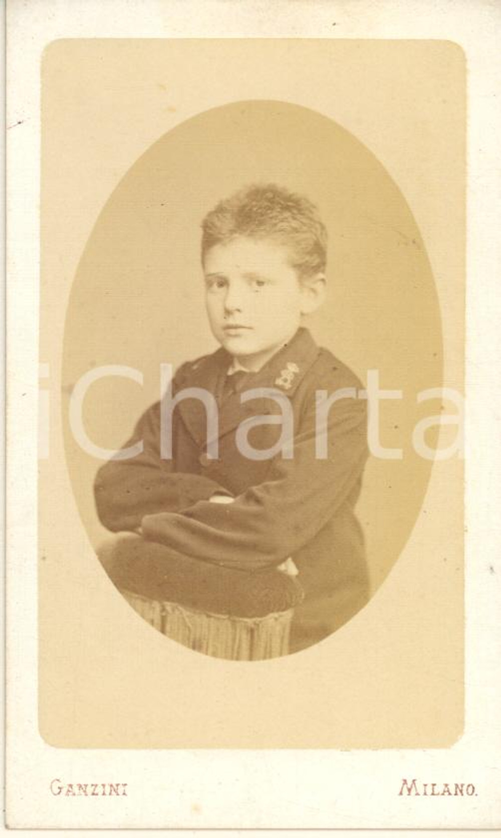 Fotografia d epoca originale 1870 ca MILANO Ritratto di bambino in divisa scolastica  Foto GANZINI CDV 1