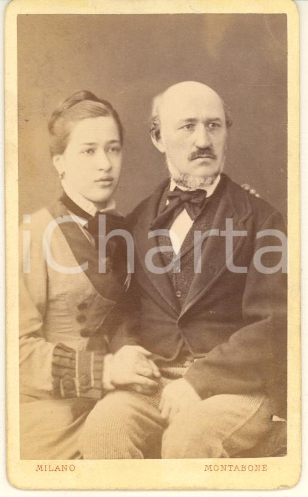 Fotografia d epoca originale 1870 ca MILANO Ritratto padre e figlia  Foto MONTABONE di Carlo MARCOZZI CDV 1