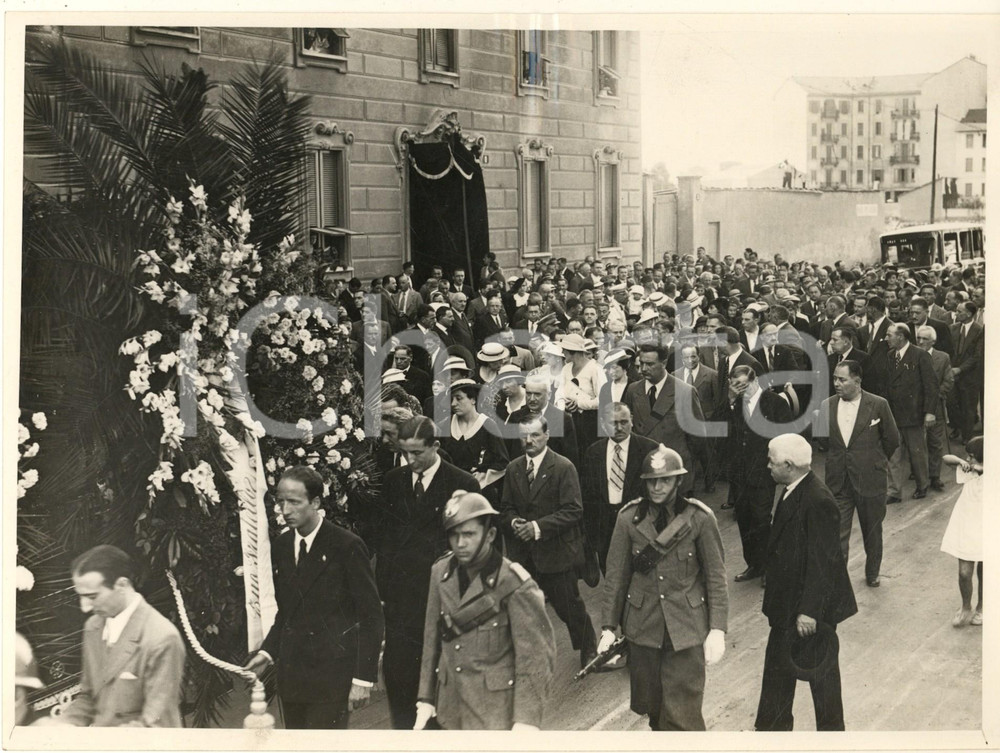 Fotografia d epoca originale 1930 ca MILANO Zona SEMPIONE  Corteo funebre  Foto 24x18 cm 1 1