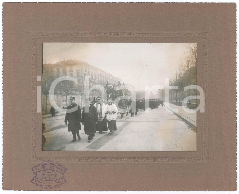 Fotografia d epoca originale 1915 ca MILANO Corteo funebre con carrozza Foto E. PELLEGRINO 26x21 cm 1