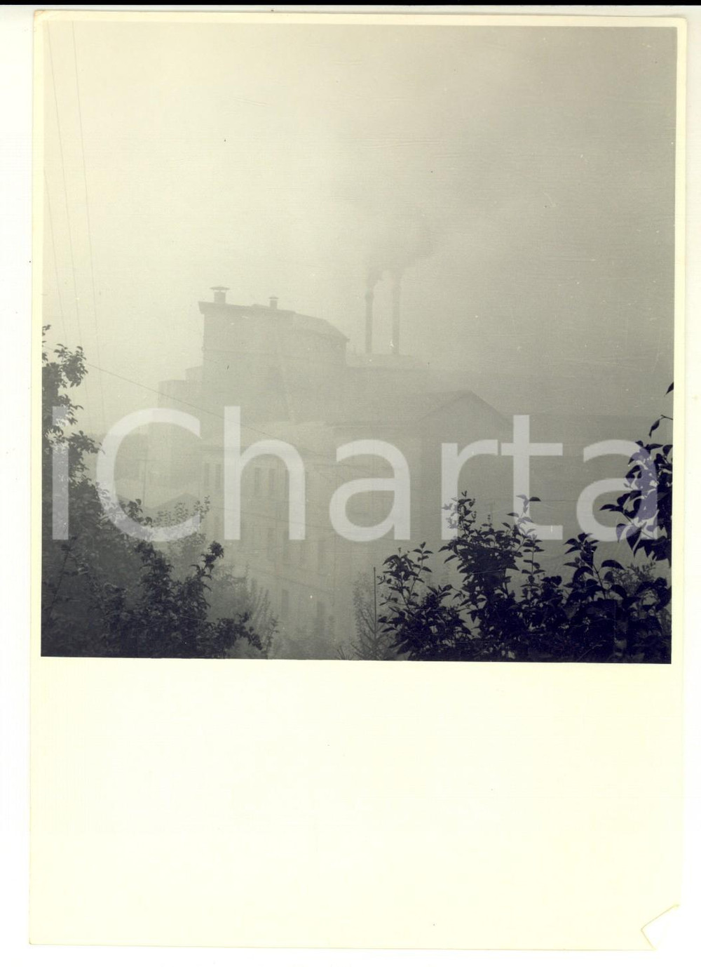 Fotografia d epoca originale 1958 STRADELLA Cementificio in attività tra i fumi FOTO PERDUCA 13x18 1 1