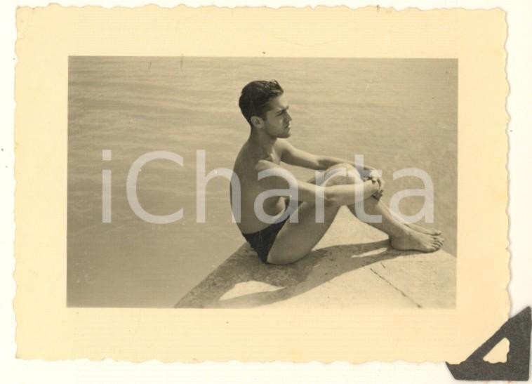 Fotografia d epoca originale 1945 BOLOGNA Silvio NACAMULI  Ritratto in piscina Foto 9x6 cm 1