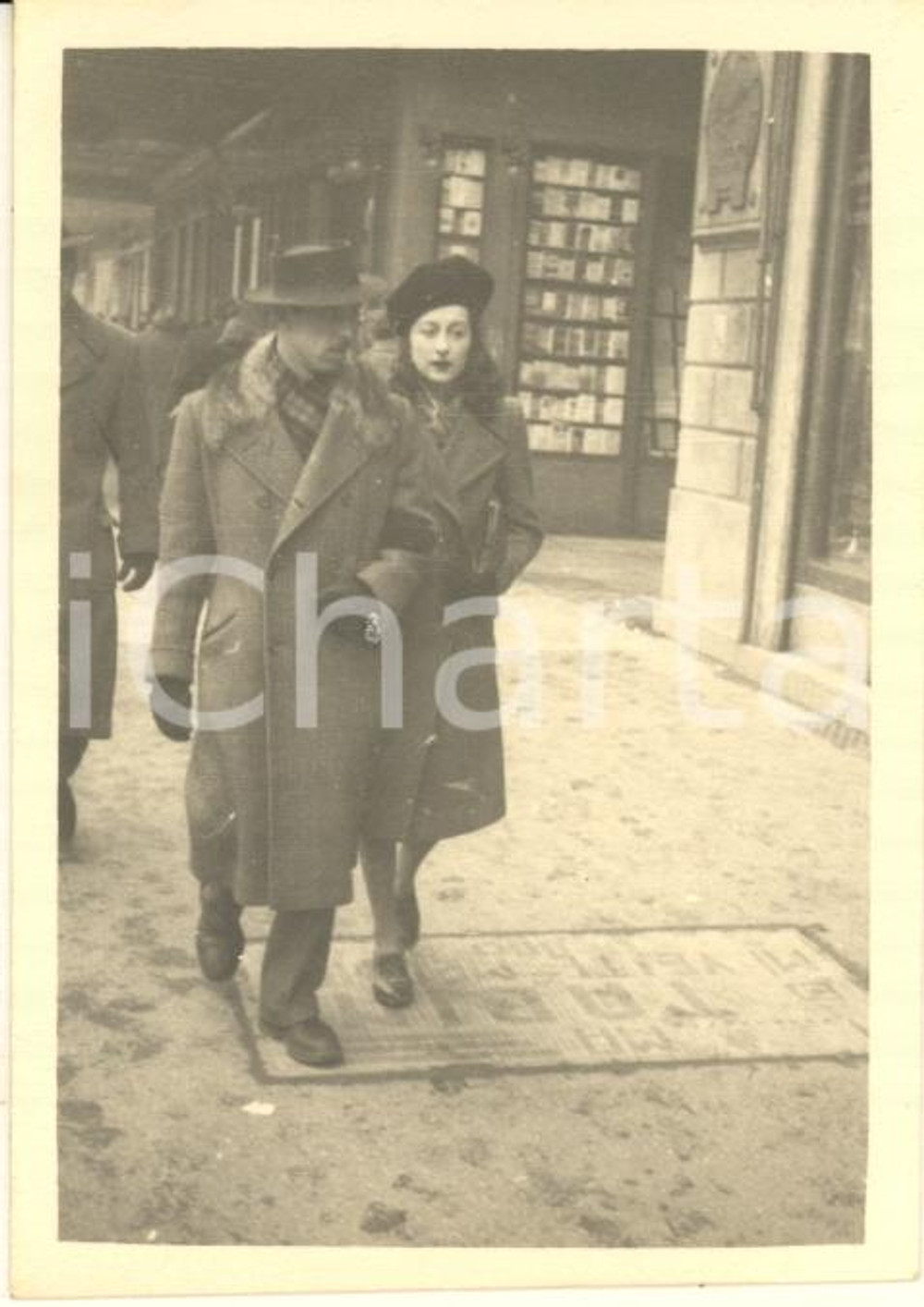 Fotografia d epoca originale 1940 BOLOGNA Giorgio BUSACCHI con la moglie  Ritratto Foto 9x6 cm 1