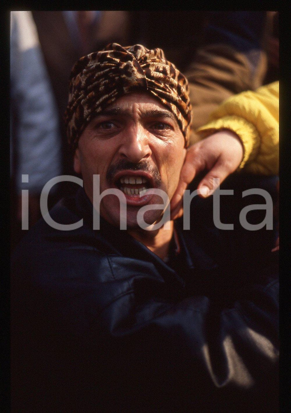 Fotografia d epoca originale 35mm vintage slide 1989 MILANO  MUSTAFA  Il mangiafuoco di Piazza Duomo 2 1