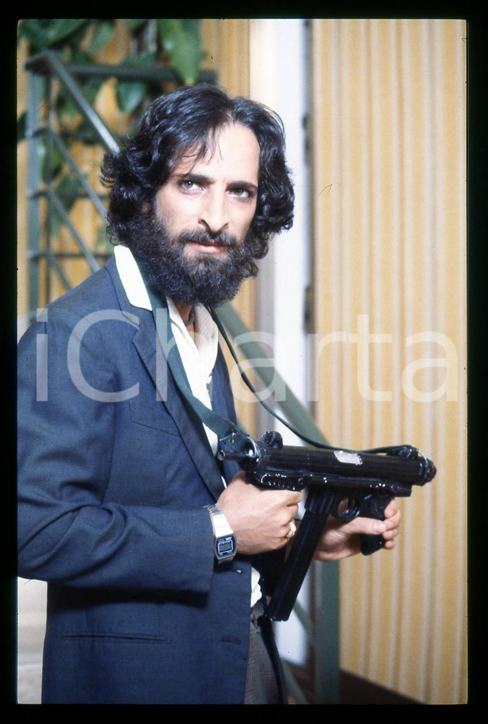 Fotografia d epoca originale 1981 TESTE DI QUOIO Andy LUOTTO in una scena del film 35mm VINTAGE SLIDE 1