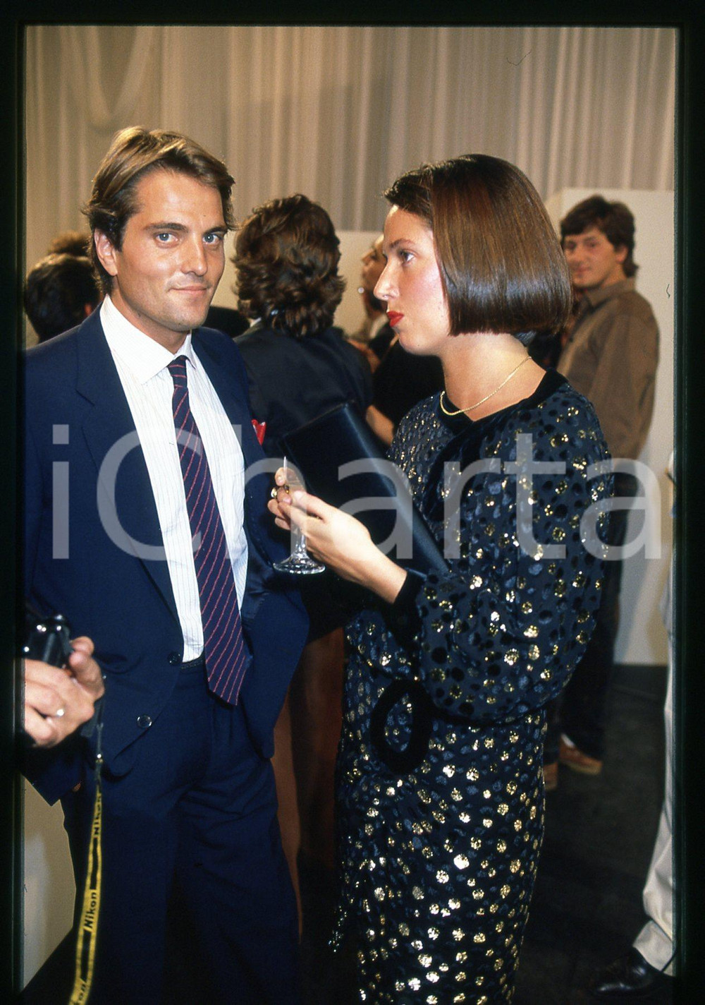 Fotografia d epoca originale 1985 ca COSTUME  Saverio VALLONE e Laura LATTUADA 35mm VINTAGE SLIDE 4 1