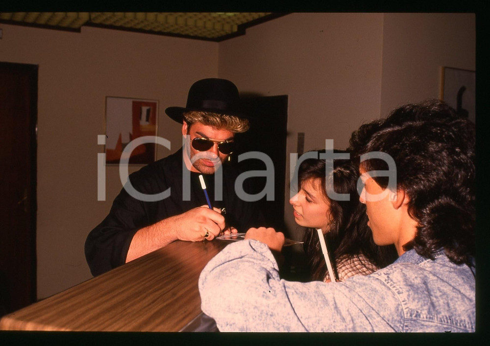Fotografia d epoca originale 1990 ca ATENE  John KERR sosia di George MICHAEL 35mm VINTAGE SLIDE 2 1