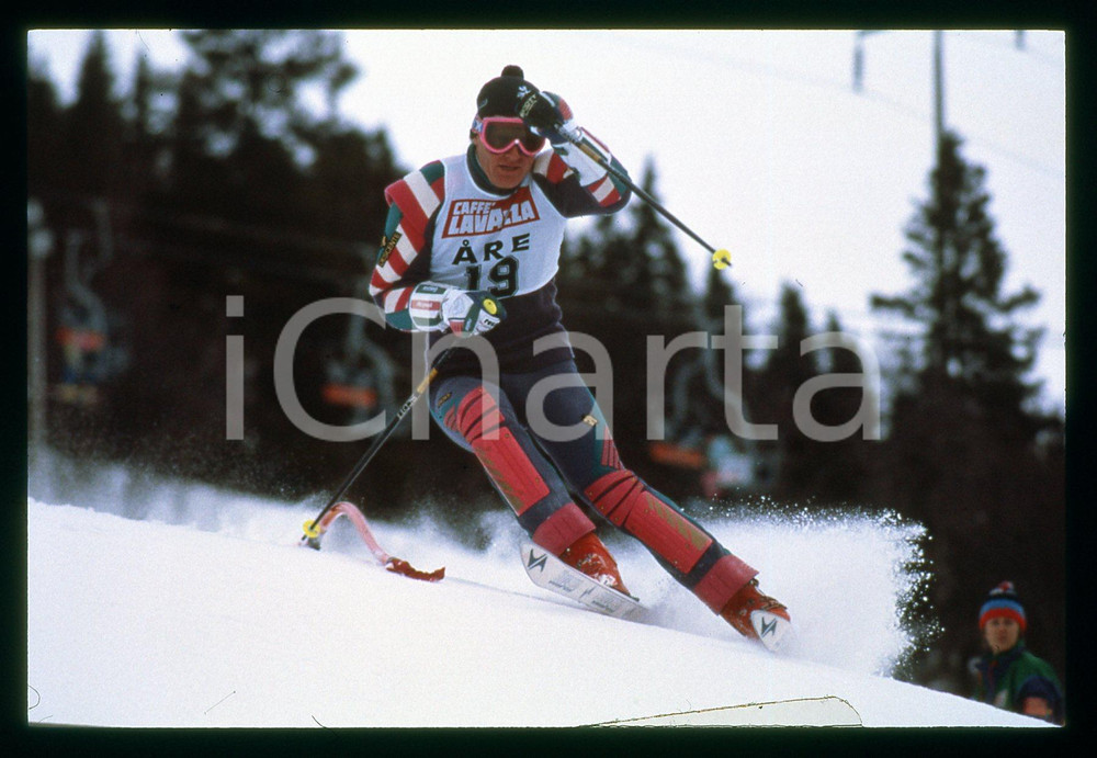 Fotografia d epoca originale 1988 ARE SCI  Peter MULLER durante lo SLALOM SPECIALE 35mm VINTAGE SLIDE 1
