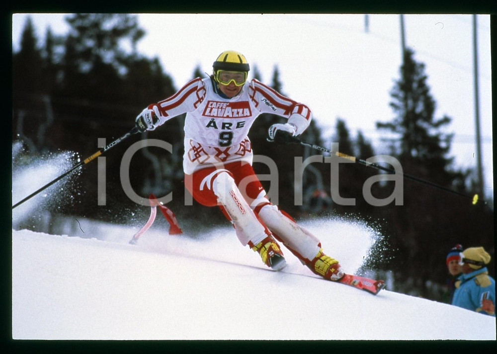 Fotografia d epoca originale 1988 ARE SCI Dietmar KOHLBICHLER durante lo SLALOM SPECIALE 35mm VINTAGE SLIDE 1