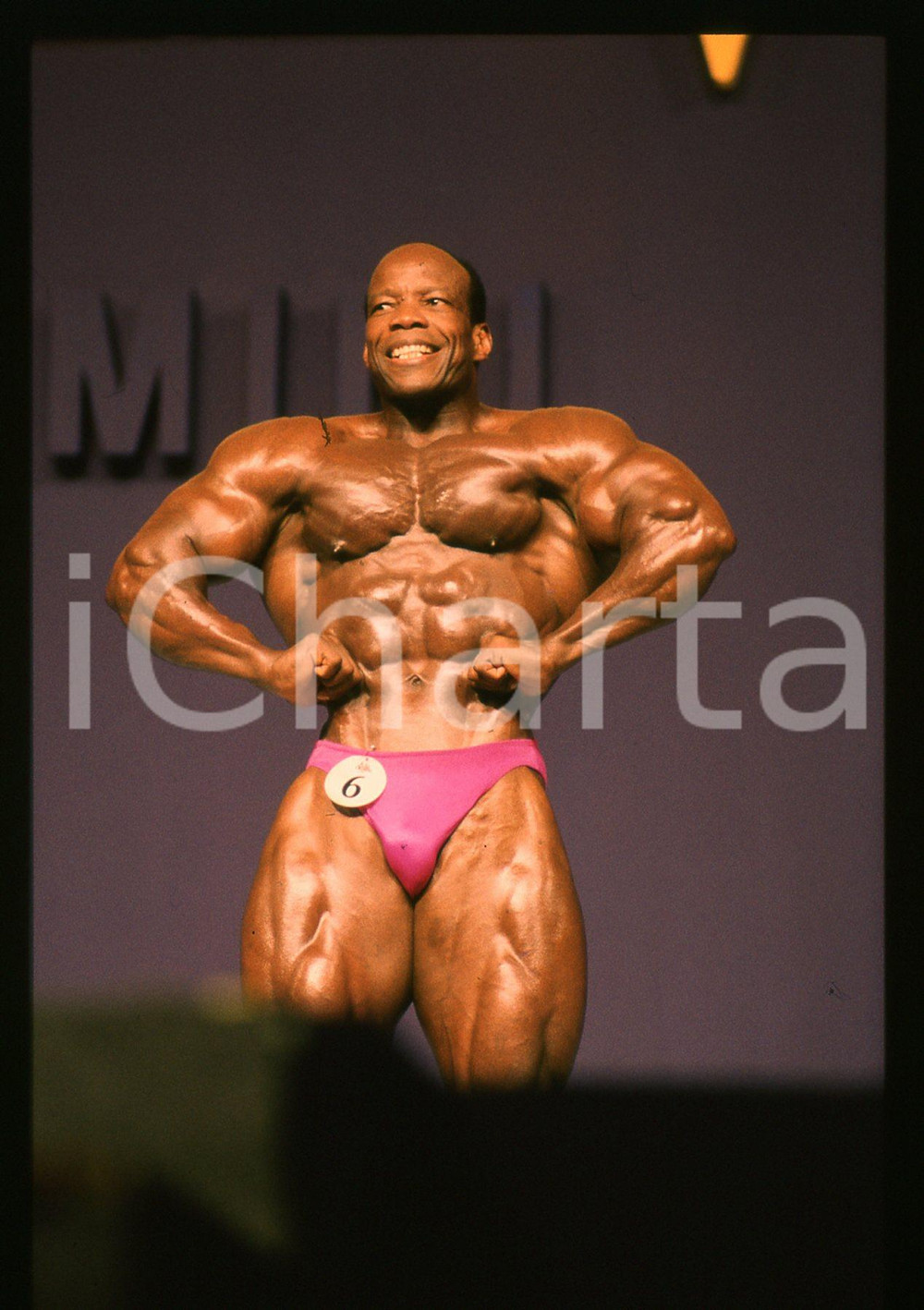 Fotografia d epoca originale 1989 RIMINI  Albert BECKLES in gara a MR. OLYMPIA 35mm VINTAGE SLIDE 2 1