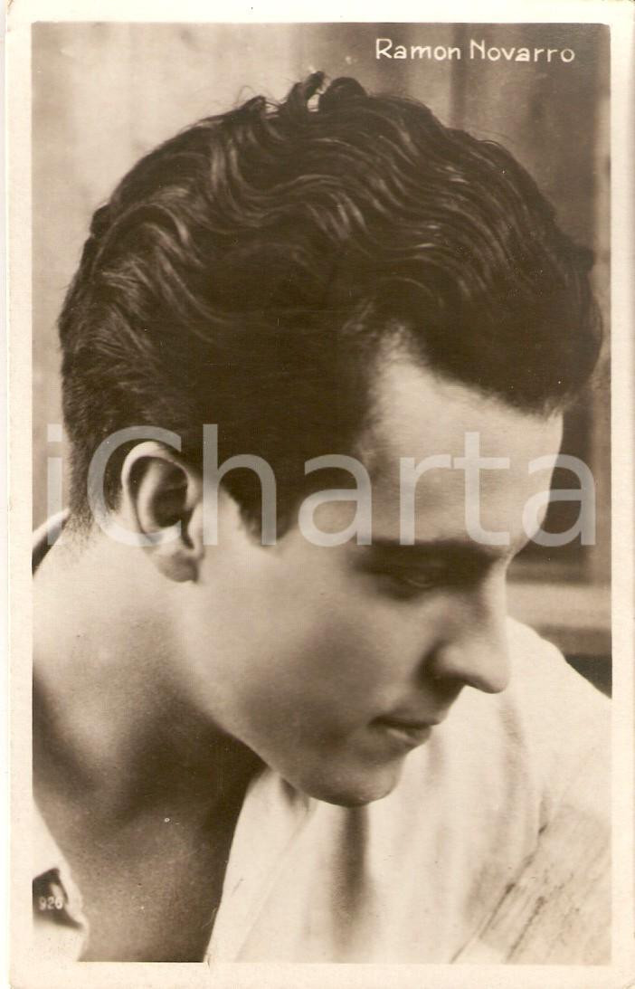 Cartolina originale da collezione 1925 ca CINEMA Attore Ramon NOVARRO in camicia bianca Cartolina 3 1