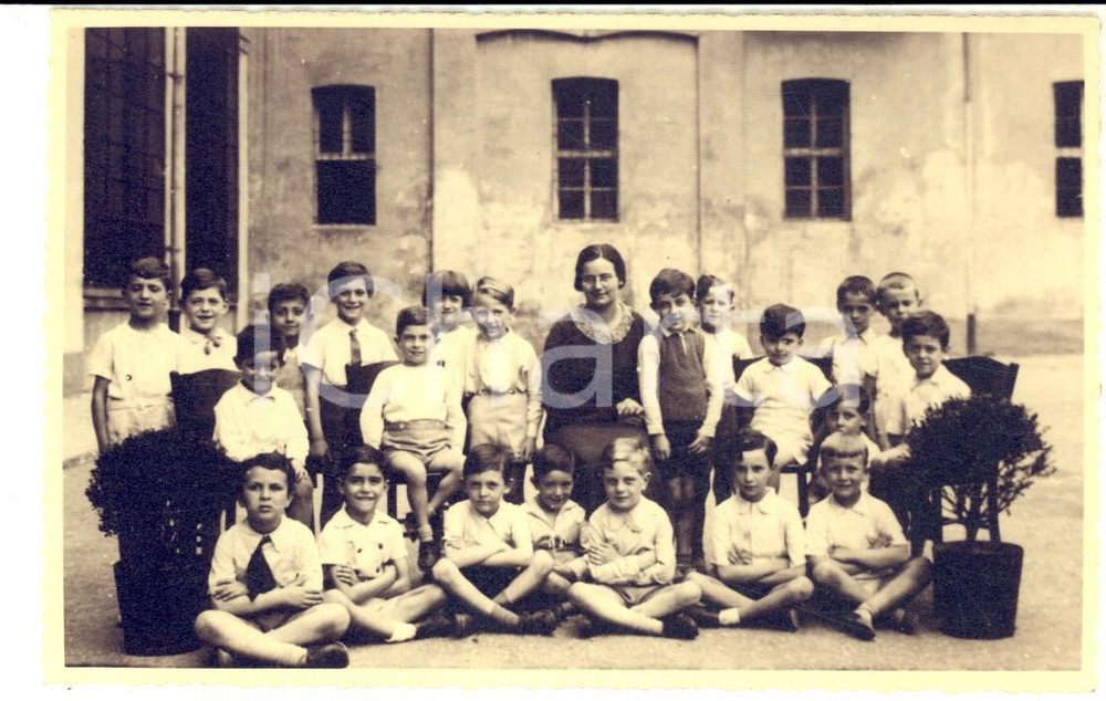 Fotografia d epoca originale 1930 ca MILANO Istituto ZACCARIA Ritratto di classe con l insegnante Foto 1