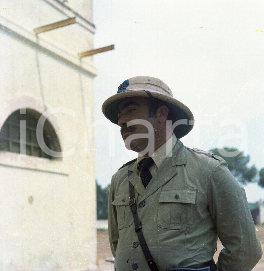 Fotografia d epoca originale 1974 Farfallon XIRO PAPAS scatto sul set NEGATIVO ORIGINALE 1