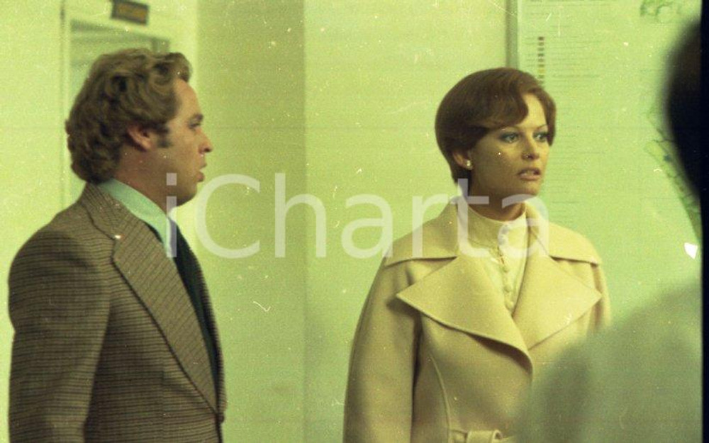 Fotografia d epoca originale 1975 Claudia CARDINALE e Renato POZZETTO NEGATIVO ORIGINALE 1 1