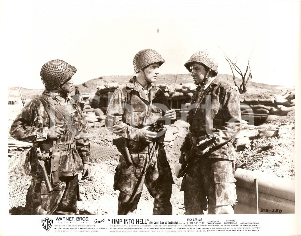 Fotografia d epoca originale 1955 JUMP INTO HELL Soldati dietro le barricate Regia David BUTLER Foto 1