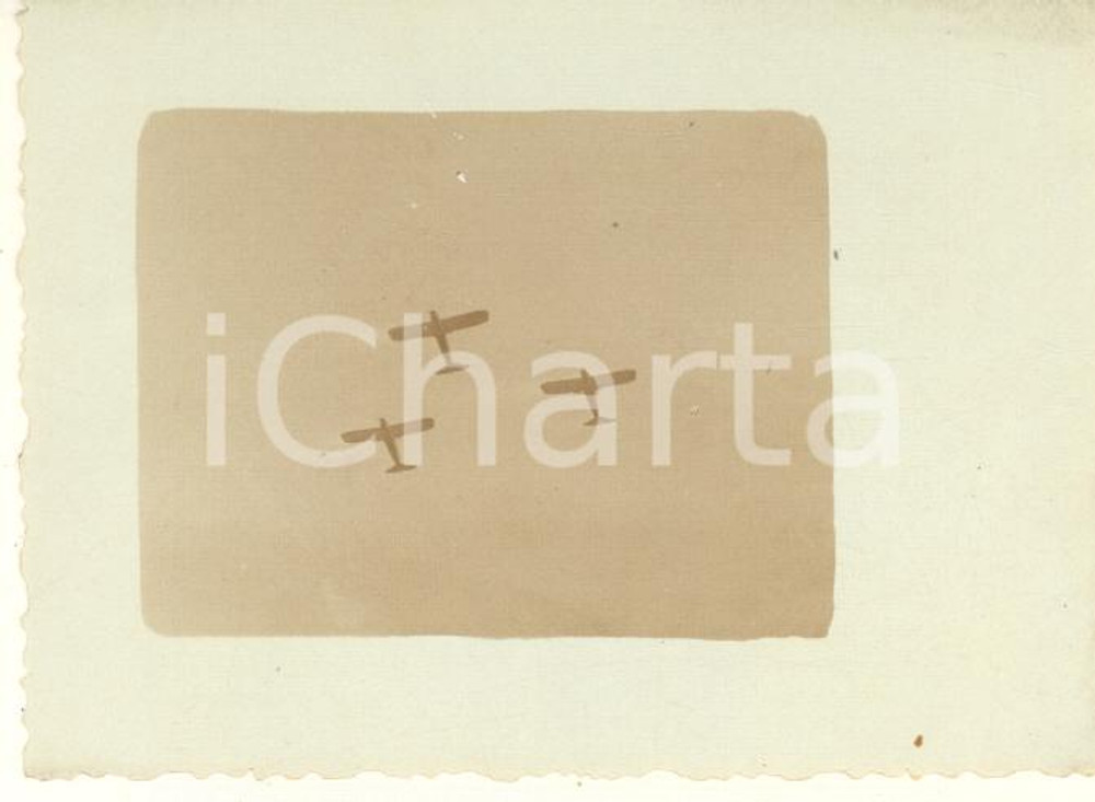 Fotografia d epoca originale 1936 AOI MOGADISCIO Aerei in formazione  Rivista dello Statuto Foto 9x6 cm 1