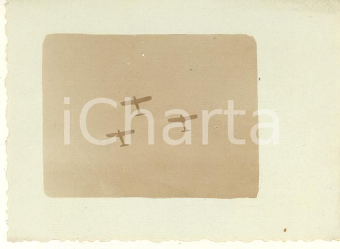 Fotografia d epoca originale 1936 AOI MOGADISCIO Aerei in formazione  Rivista dello Statuto Foto 9x6 cm 1