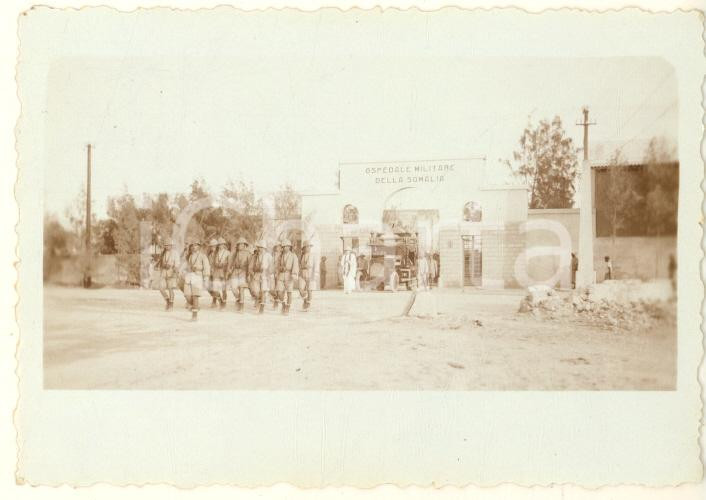 Fotografia d epoca originale 1936 AOI MOGADISCIO Ospedale Militare della Somalia  Corteo funebre Foto 9x6 1