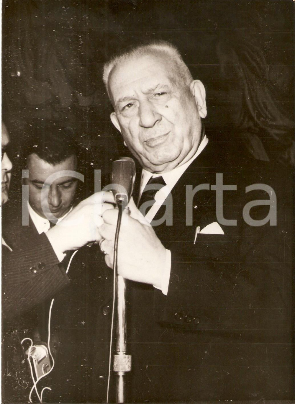 Fotografia d epoca originale 1959 ROMA QUIRINALE Giornalisti intervistano on. Raffaele DE CARO Foto 1