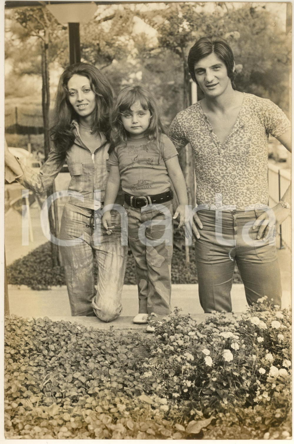 Fotografia d epoca originale 1970 ca COSTUME ITALIA Calciatore Alessandro VITALI con la famiglia  Foto 1 1